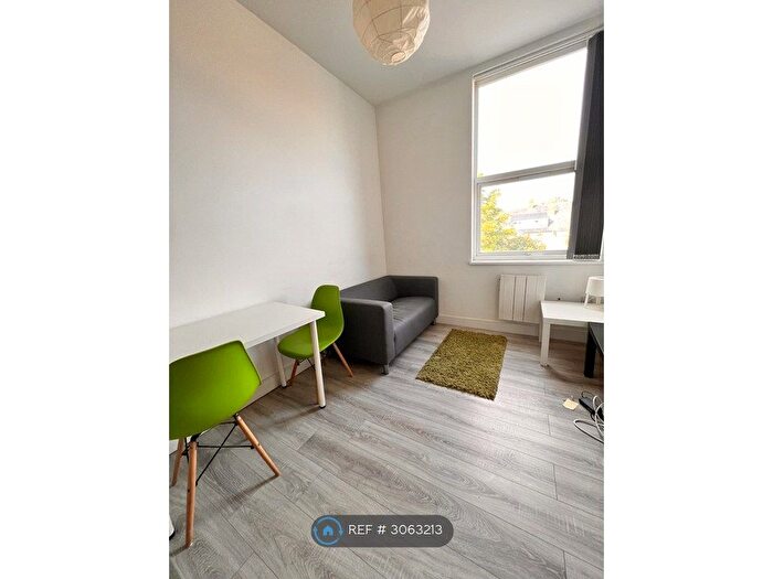 1 Bedroom Flat To Rent In Century House, Leicester, LE2