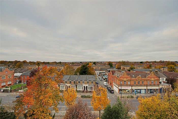 2 Bedroom Flat To Rent In Fore Street, Edmonton N9