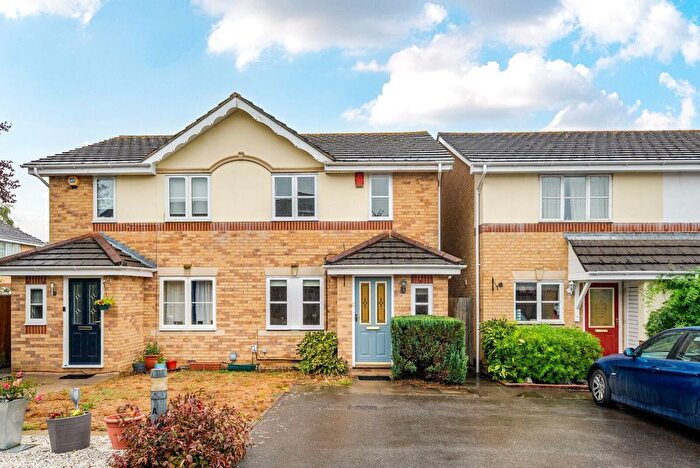 3 Bedroom Semi-Detached House For Sale In Clarendon Gate, Ottershaw, KT16