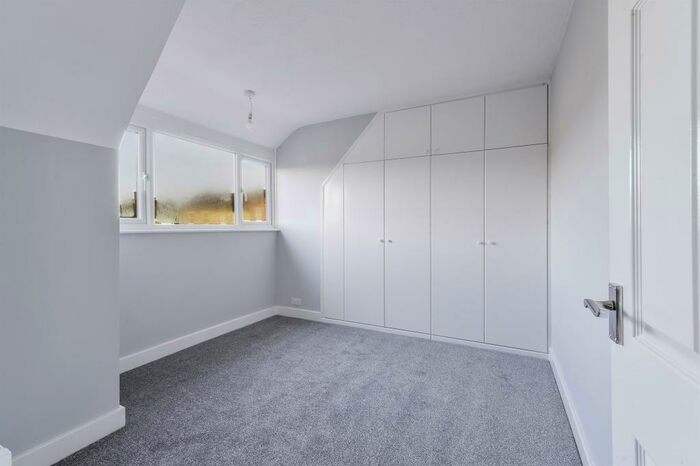 3 Bedroom Apartment To Rent In Balcombe Road, Horley, RH6