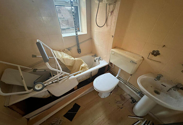 3 Bedroom Terraced House For Sale In Kitchener Road, Dudley, West Midlands, DY2