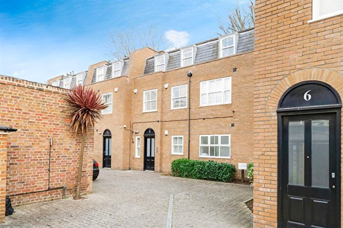 1 Bedroom Property To Rent In Hazlewood Mews, London, SW9