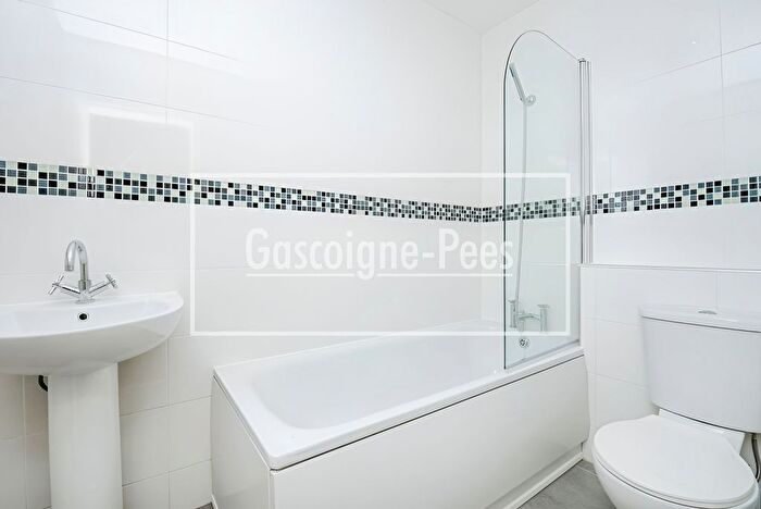 1 Bedroom Flat To Rent In Flat Jupiter Court, Surbiton, KT5