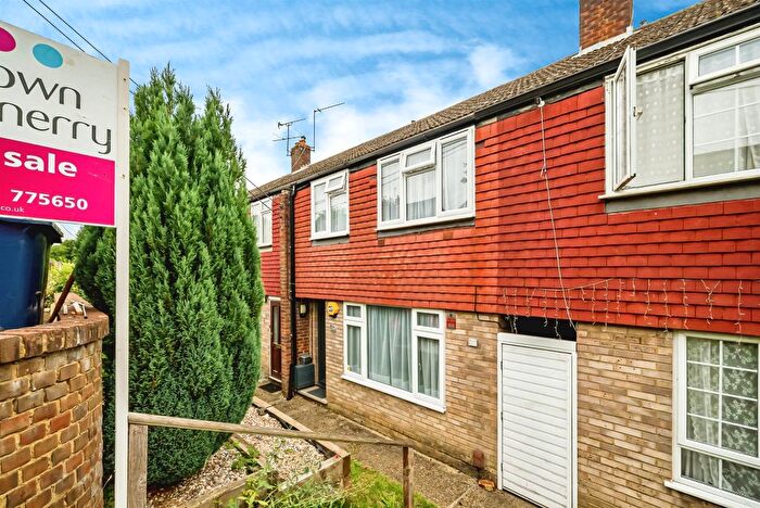 3 Bedroom Terraced House For Sale In Lynton Road, Chesham, HP5