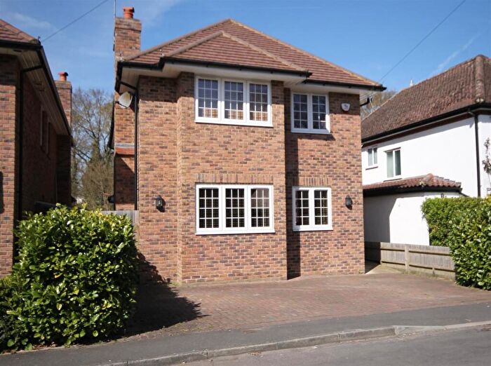 4 Bedroom Detached House To Rent In Merrylands Road, Bookham, KT23