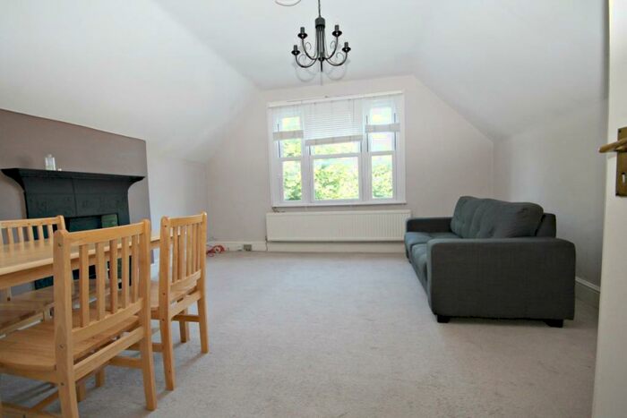 2 Bedroom Flat To Rent In Staverton Road, NW2