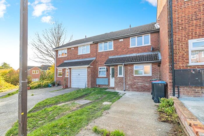 4 Bedroom Terraced House For Sale In Coverdale, Heelands, Milton Keynes, Buckinghamshire, MK13