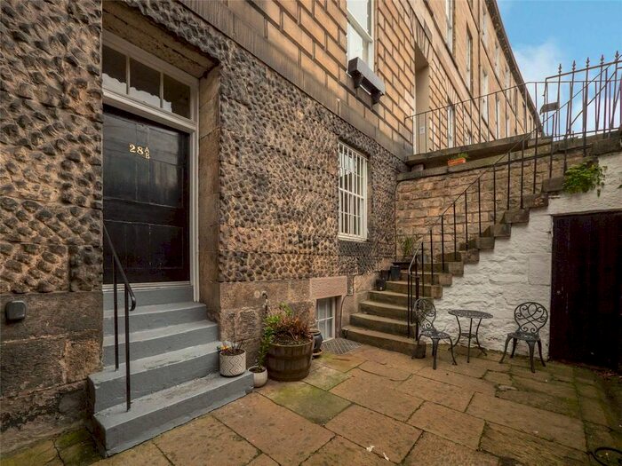 2 Bedroom Flat To Rent In Abercromby Place, Edinburgh, EH3