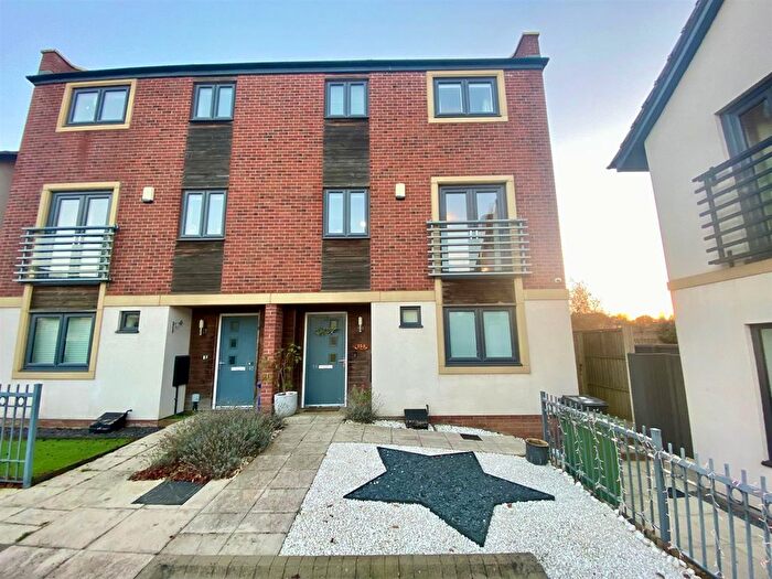 3 Bedroom Semi-Detached House For Sale In Hawksbill Way, Peterborough, PE2
