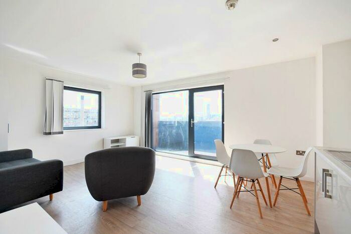 2 Bedroom Apartment To Rent In Apt The Gateway, Sheffield, S2