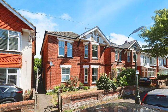 2 Bedroom Flat For Sale In Cowper Road, Bournemouth, BH9