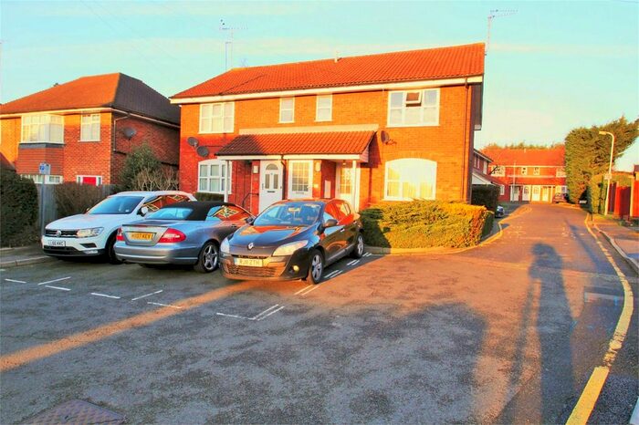 1 Bedroom Maisonette To Rent In Bawtree Road, Uxbridge, UB8