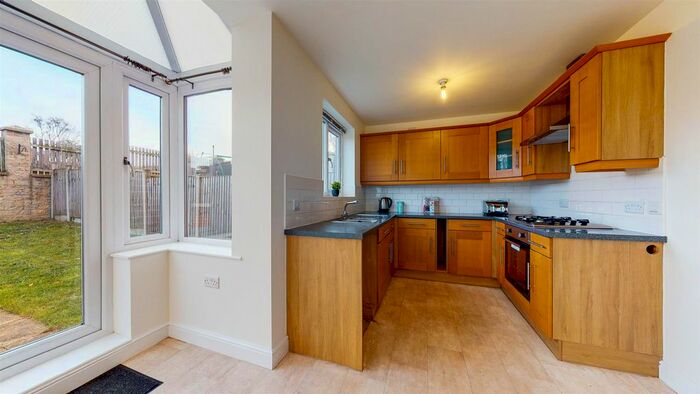 3 Bedroom Semi-Detached House To Rent In Hawshaw Bank, Hoyland, Barnsley S74