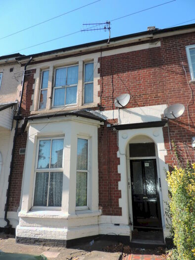 Flat To Rent In Northam Road, Southamppton, SO14