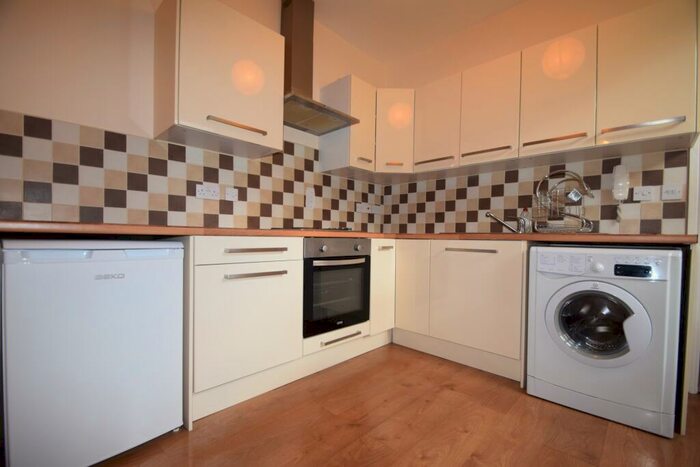 1 Bedroom Flat To Rent In Claude Road, Roath, CF24