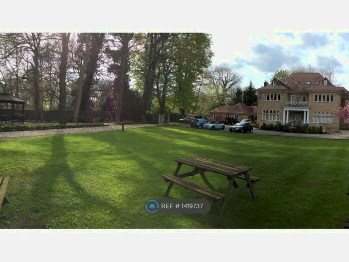 3 Bedroom Flat To Rent In Elmwood Court A, Leeds, LS8