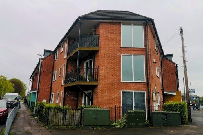 2 Bedroom Flat To Rent In High Street, Newcastle, ST5