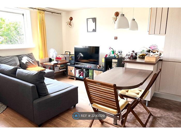 1 Bedroom Flat To Rent In Greenfell Mansions, London, SE8