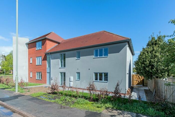 2 Bedroom Flat To Rent In Newlands Drive, Grove, Wantage, OX12