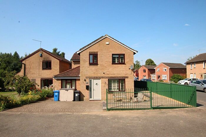 4 Bedroom Detached House To Rent In Walsingham Avenue, Kettering, Northamptonshire, NN15