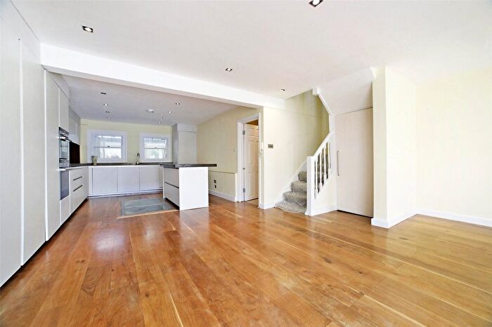 4 Bedroom Detached House To Rent In Goldhawk Road, London, W12