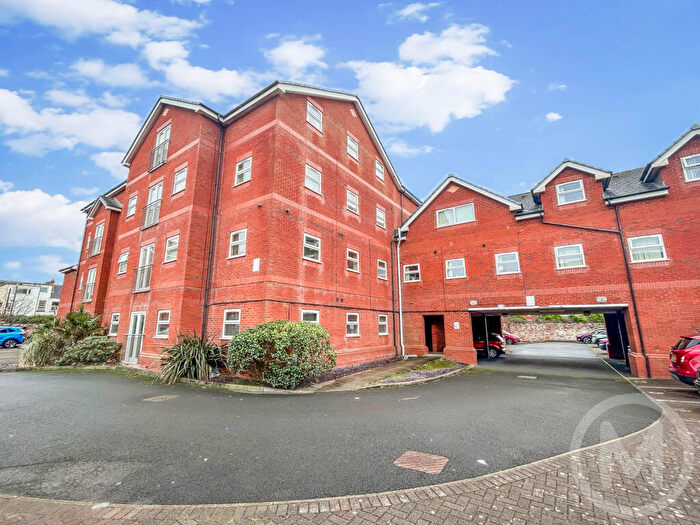 3 Bedroom Flat For Sale In Salthouses, Osborne Road, FY4