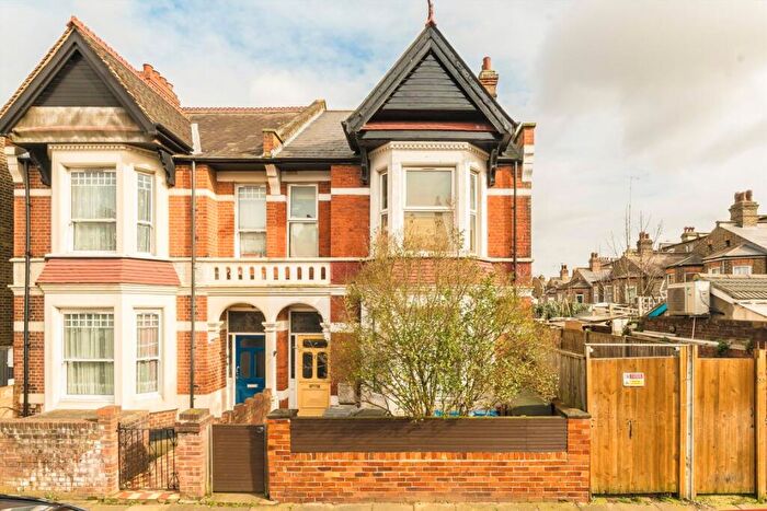 1 Bedroom Flat To Rent In Sellons Avenue, Willesden, NW10