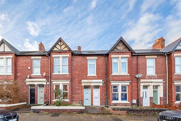 3 Bedroom Flat For Sale In Sandringham Road, Gosforth, Newcastle Upon Tyne, NE3