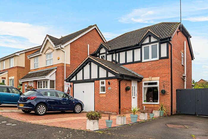 3 Bedroom Detached House For Sale In Bramshill Avenue, Kettering, NN16