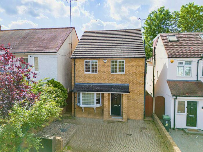 4 Bedroom Detached House To Rent In Love Lane, Woodford Green, IG8