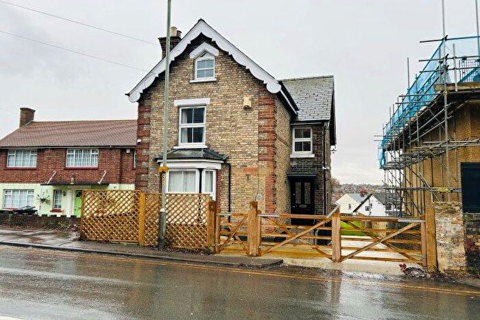 4 Bedroom Property To Rent In Old Road East, Gravesend, DA12