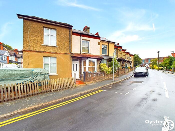 4 Bedroom Terraced House To Rent In The Crescent, Watford, WD18