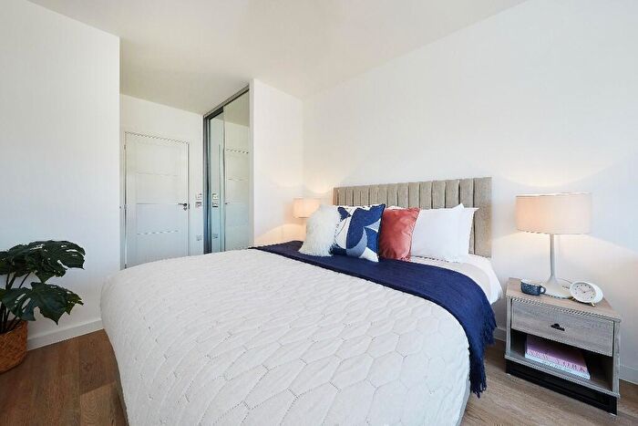 2 Bedroom Apartment To Rent In Old Market Place, Farnham, Surrey, GU9