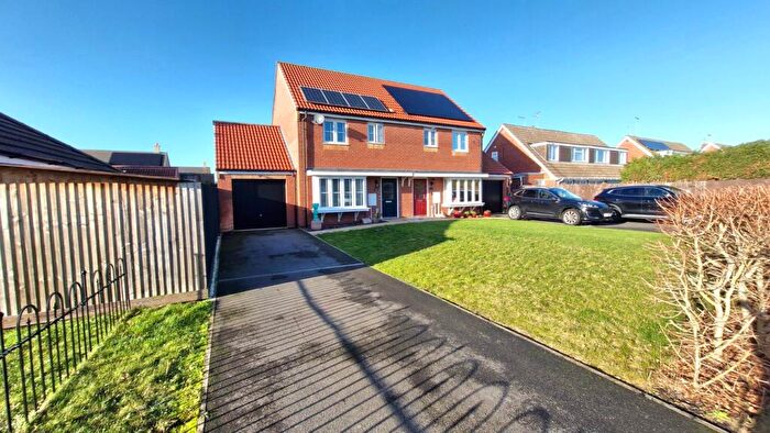 3 Bedroom Semi-Detached House For Sale In Woburn Drive, Thorney, Peterborough, PE6