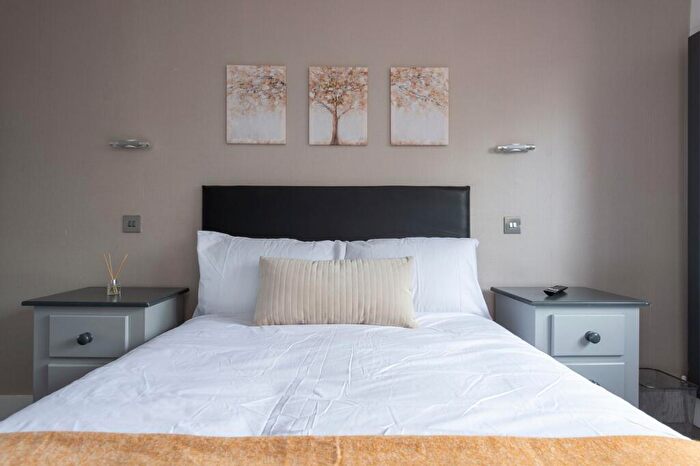 4 Bedroom House To Rent In Radnor Road, London, SE15