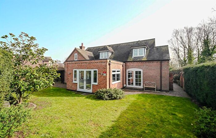 5 Bedroom Detached House For Sale In The Cricketers, Alrewas, DE13