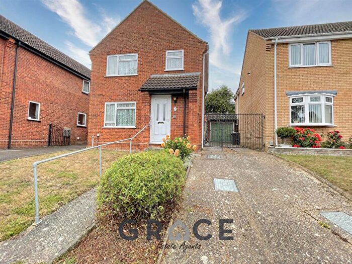 3 Bedroom Detached House For Sale In Bowland Drive, Ipswich, IP8