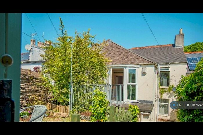 2 Bedroom Flat To Rent In Mutley, Plymouth, PL4