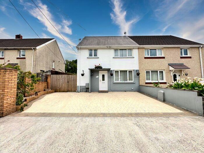 3 Bedroom Semi-Detached House For Sale In Ynys Yr Afon, Clyne, Neath, SA11