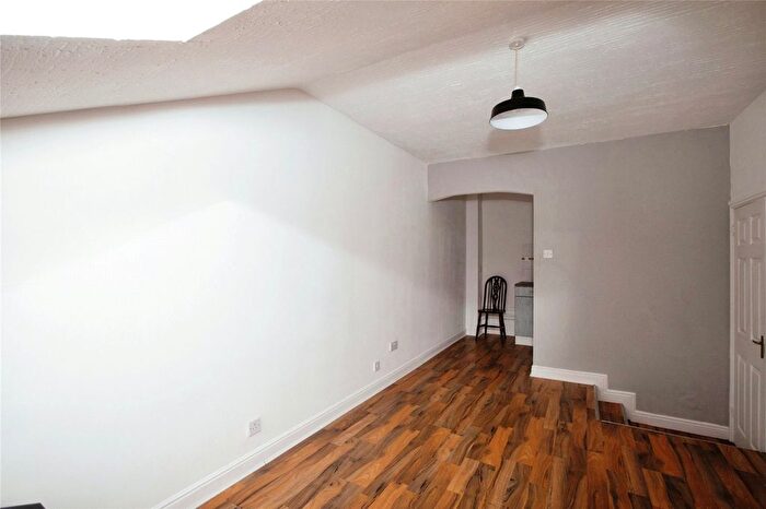 1 Bedroom Flat For Sale In Accrington Road, Burnley, Lancashire, BB11