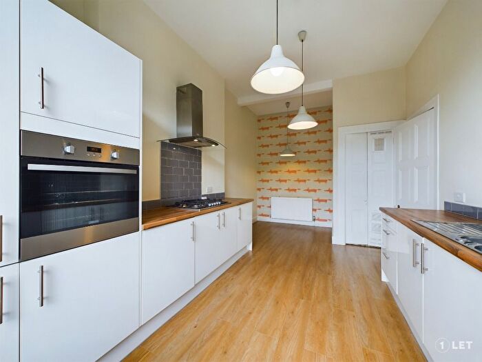 2 Bedroom Flat To Rent In Brandon Terrace, Canonmills, Edinburgh, EH3