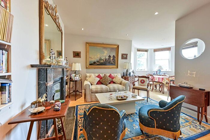 2 Bedroom Flat To Rent In Putney Hill, Putney, London, SW15