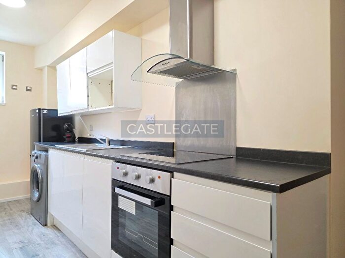 1 Bedroom Flat To Rent In Abb Street, Marsh, Huddersfield, HD1
