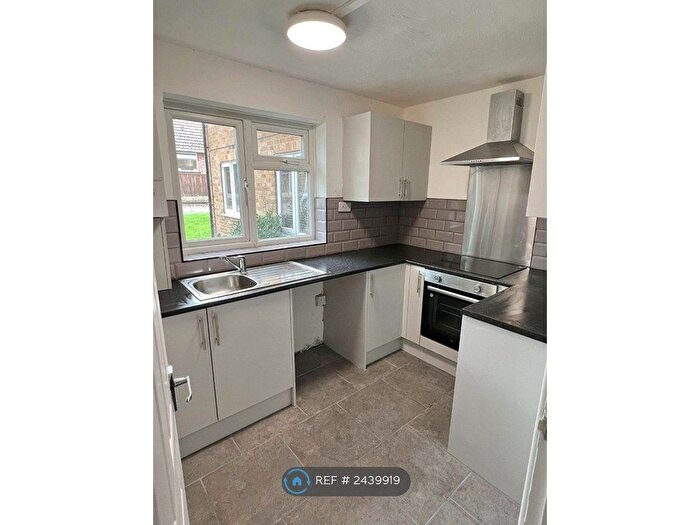 2 Bedroom Flat To Rent In Lilburne Avenue, Norwich, NR3