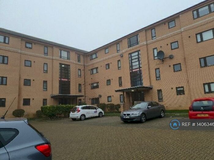 2 Bedroom Flat To Rent In Albion Place, Campbell Park, Milton Keynes, MK9