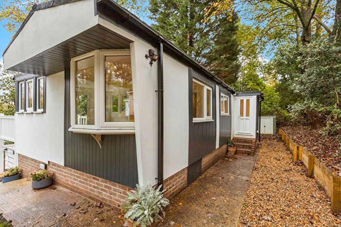 1 Bedroom Property For Sale In Nuthatch Way, Turners Hill Park, Turners Hill, Crawley, RH10