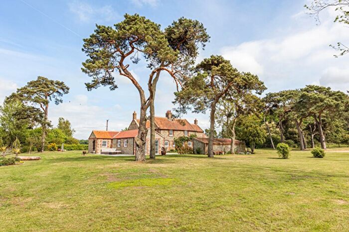 4 Bedroom Detached House For Sale In Beautifully Renovated Farmhouse In Stanhoe, PE31