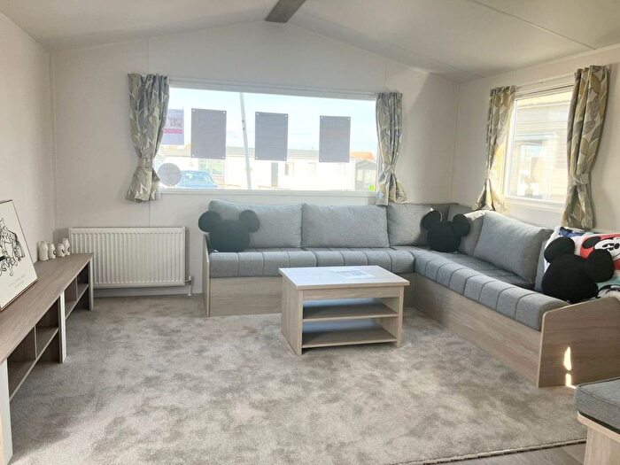 2 Bedroom Mobile/park Home For Sale In Leysdown Road, Leysdown-On-Sea, Sheerness, ME12