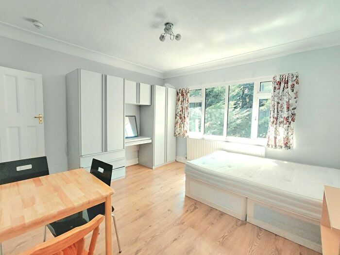 Studio To Rent In Finchley Road, Golders Green, NW11