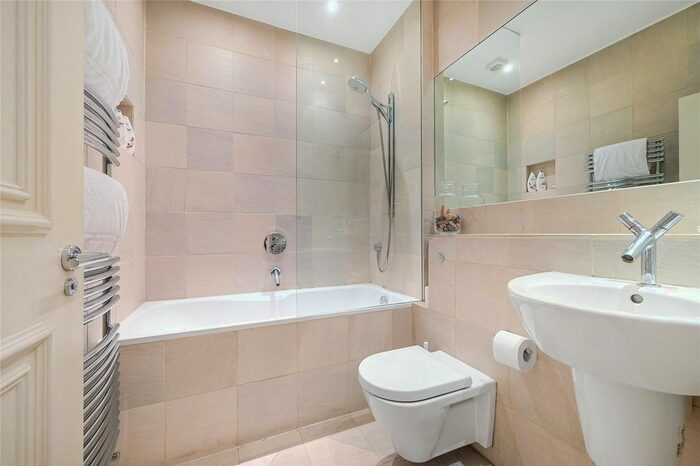 2 Bedroom Flat To Rent In Elm Park Road, Chelsea, SW3